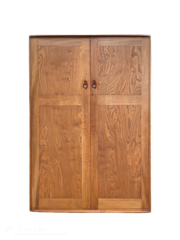 Lucian Ercolani (1888-1976) Ercol Windsor Model 481 Double Wardrobe With Internal Drawer Unit c1960’s - A fabulous wardrobe in a beautifully grained Elm   