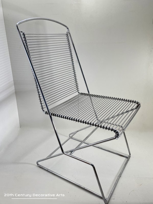  Till Behrens Kreuzschwinger chairs for Schlubach, Germany c1983. A set of 4 vintage chromed metal wire stacking chairs part of the ’Kreuzschwinger' range   