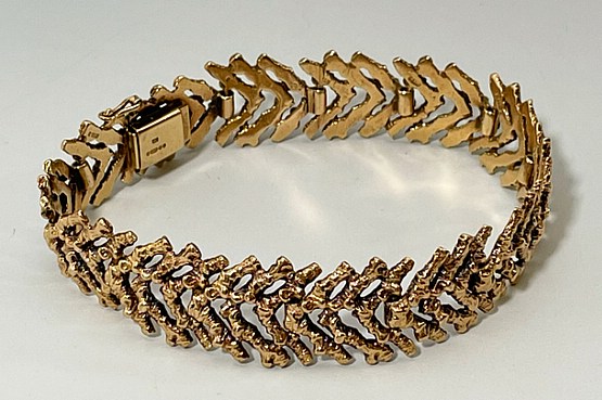 ☑️ 1960s brutalist gold bracelet