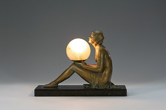☑️ vintage art deco lady lamp For Sale 1930 