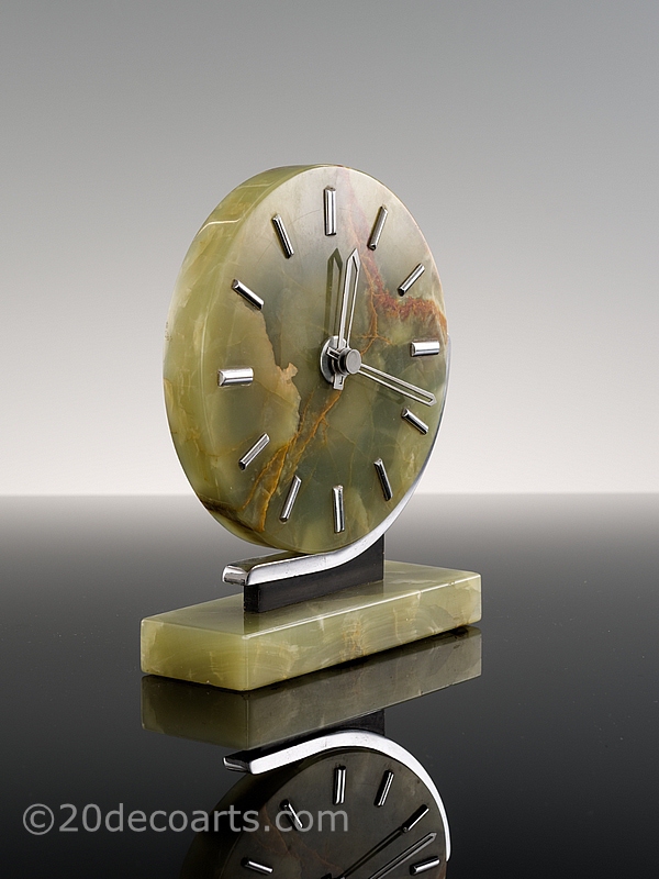 Modernist Art Deco Clock - A very stylish item, Germany circa 1930