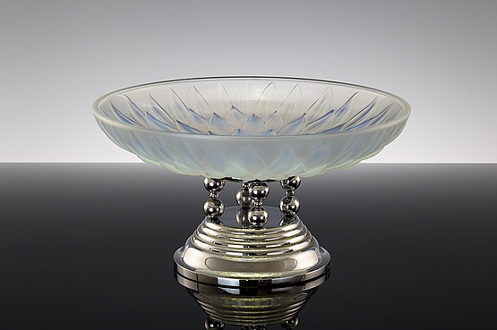 ☑️ 20th Century Decorative Arts |an etling art deco opalescent glass bowl