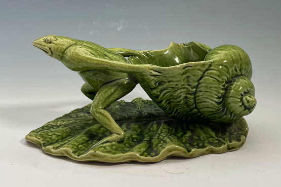☑️ 
watcombe pottery frog