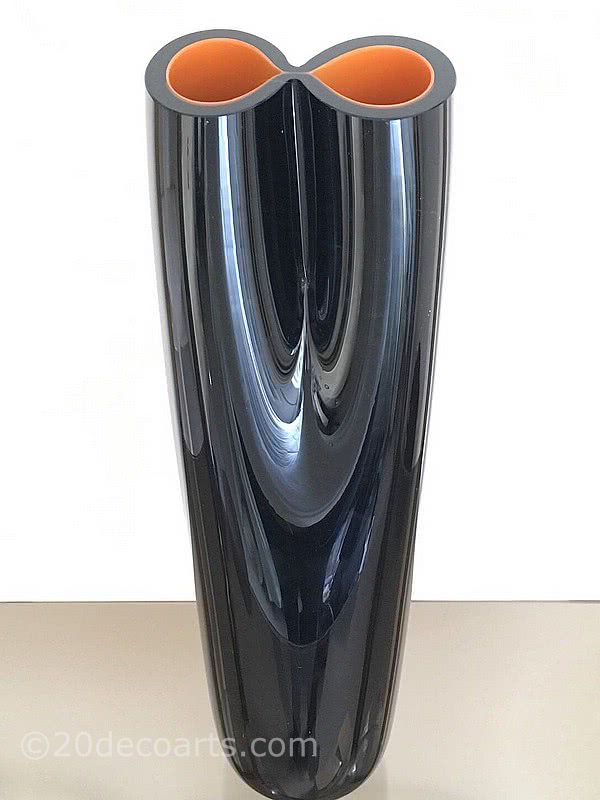 Jan Exnar, Skrdlovice - A tall sculptural vase in black glass over an orange glass lining