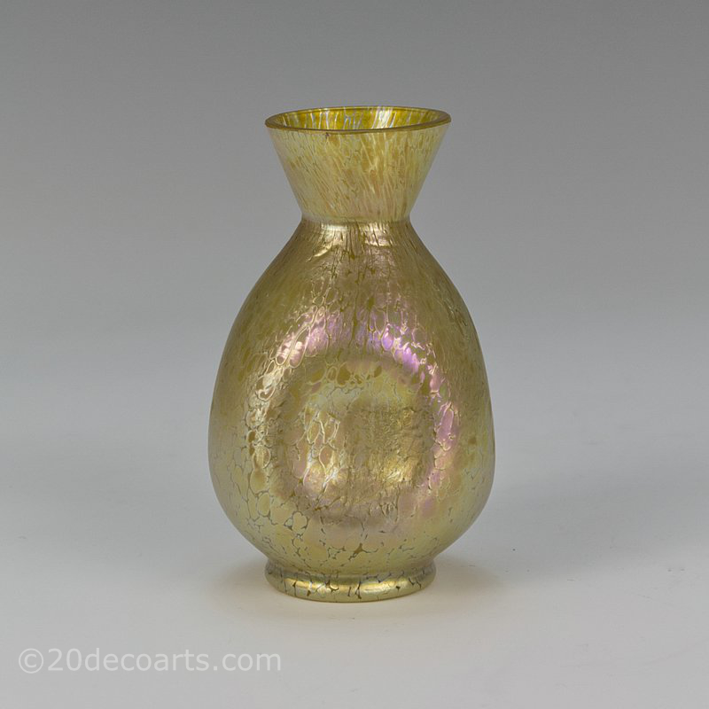 Loetz Candia Papillon Art Nouveau glass vase, Bohemia, circa
              1899/1900