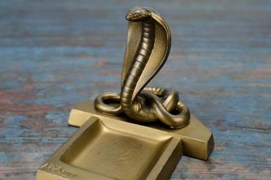 ☑️ art deco cobra