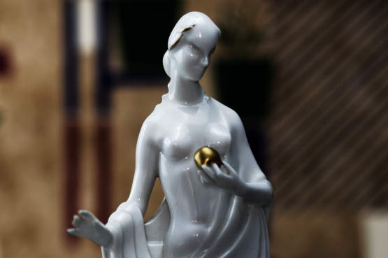 ☑️ hutschenreuther art deco figurine