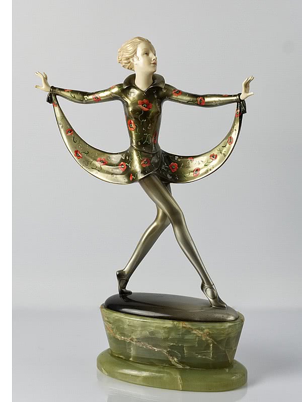  20th Century Decorative Arts |Josef Lorenzl - A rare Art Deco bronze and ivory statue with decoration by Crejo, circa 1930s depicting a stylish dancer  