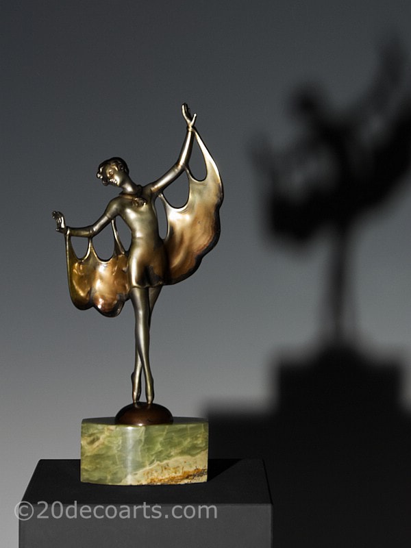   Josef Lorenzl - An Art Deco bronze Batgirl figurine, Vienna Austria 1 