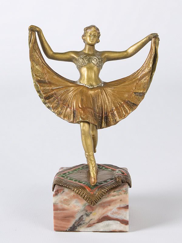  20th Century Decorative Arts |An erotic Vienna bronze oriental dancer, early 20th century